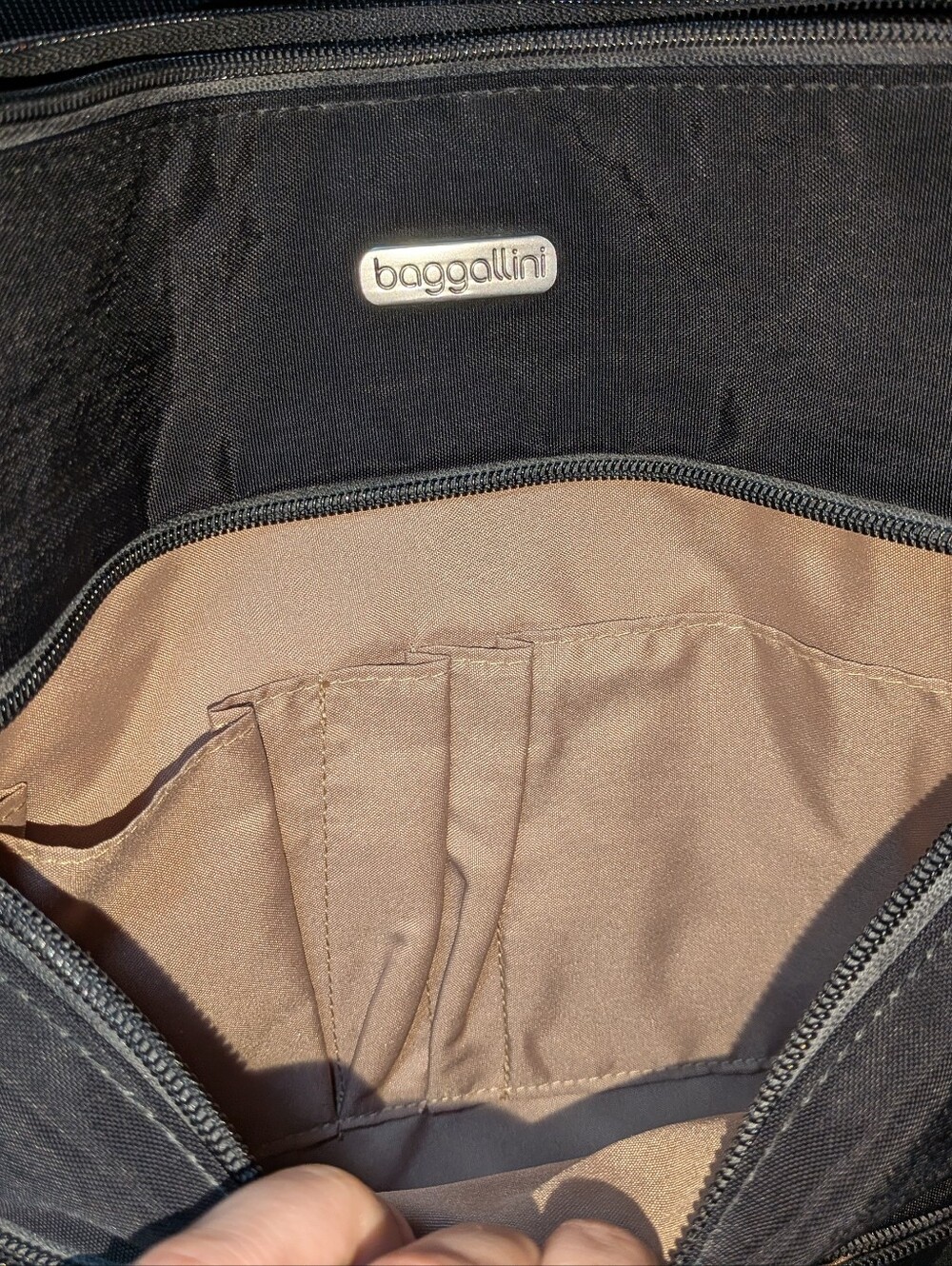 Baggallini Black Crossbody Organizer Bag - Picture 3 of 8